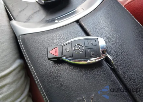 2016 Mercedes-Benz C 300 Luxury/Sport из США, поврежденный, VIN 55SWF4JB1GU168112